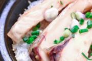 煲仔饭放什么菜好吃 煲仔饭怎么做简单好吃