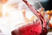 红酒可以冰镇一下喝吗 红酒冷藏好还是常温好