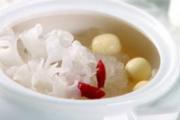 感冒了能吃银耳莲子吗 肺热感冒能吃银耳莲子汤吗