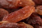 醋泡葡萄干的功效与作用及食用方法 醋泡葡萄干真能减肥吗