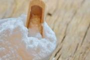 小苏打的妙用 她把小苏打涂头上，不可思议的事情发生了