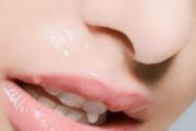 感冒鼻塞流鼻涕怎么办小窍门 按摩、敷贴都有效