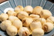 莲子跟什么煲汤好 莲子煲汤需要提前泡吗