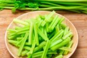 胃不好可以吃芹菜吗 芹菜的叶子可以生吃吗