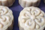 月饼用什么面粉做最好 做月饼的面粉需要蒸熟吗