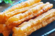 吃了这么多年的油条，才知道油条里面要加它！如何自己在家做油条