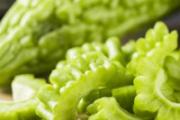 鲜苦瓜泡水什么时间喝好 鲜榨苦瓜汁可以加蜂蜜吗