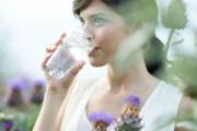 喝热水能治感冒吗