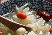 栗子能和银耳一起吃吗 栗子和银耳一起吃的功效