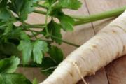 羊肉和芹菜能一起吃吗 芹菜汁叶的汁能去眼袋吗