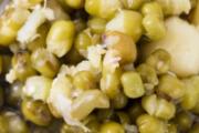 绿豆汤熬出来是什么颜色 绿豆汤煮出来为什么是红色