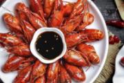 小龙虾可乐能一起吃吗 吃小龙虾配啥饮品最好