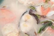 鱼头豆腐汤加牛奶好吗 鱼头豆腐汤加什么牛奶