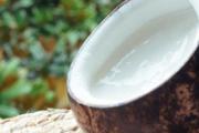 椰子水是凉性还是热性 椰子水含糖量高吗