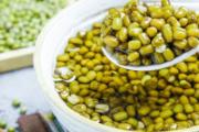 绿豆为什么泡水会发芽 绿豆泡出芽还能煮粥吗