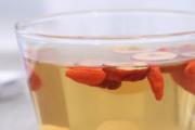 枸杞泡水用多少度的水温 枸杞泡水多少颗最好