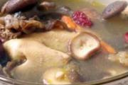 香茹炖乳鸽