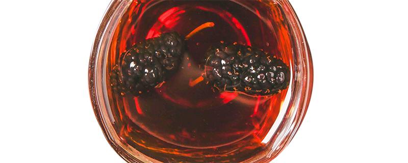 嘉宝果泡酒一天喝多少合适