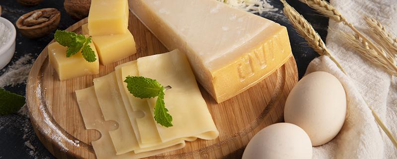 奶酪和芝士有什么区别吗 芝士片和芝士碎是一样的吗 乐哈健康网