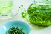喝绿茶的好处 阳光曝晒伤皮肤？喝绿茶防肌肤老化！