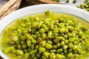 绿豆对便秘有帮助吗 便秘可以吃绿豆糕吗