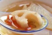莲藕雪梨甜汤