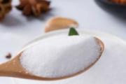 食盐结块了还能吃吗 食盐受潮变淡蓝色是发霉了吗