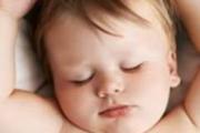 新生儿睡姿影响头型吗 妈妈们赶快注意了!