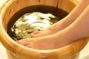 冬季用什么泡脚好 4种泡脚材料驱寒暖身