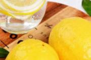 柠檬水泡出来是苦的怎么回事 柠檬水能放保温杯吗