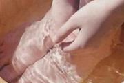 泡脚怎么泡比较好 泡脚水中需要加药材吗