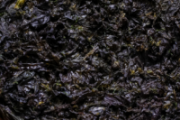 紫菜变成红色还能吃吗 紫菜上面有红色是什么