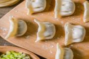 速冻饺子化了再冻上还能吃吗 饺子化了冻成一坨了怎么办