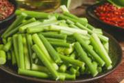 蒜苔吃多了会上火吗 吃蒜苔有什么作用