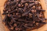 丁香茶有什么功效和作用 长期喝丁香茶会有副作用吗