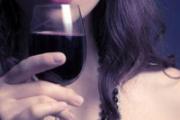 哺乳期可以喝红酒吗 喝红酒对宝宝有什么影响