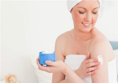 身体乳过期2年还能用吗(身体乳过期2年还能用吗有毒吗)