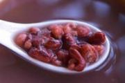 红豆薏米粥能和鸡蛋一起吃吗 红豆薏米粥和鸡蛋一起吃有什么好处