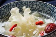 银耳泡时间长了有毒吗 银耳泡发12小时以上还能吃么