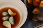 醋泡大蒜什么时候吃最好 醋泡大蒜每天能吃多少