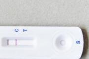 抗原检测两条杠一深一浅严重吗 抗原检测准确率多少