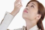 眼药水可以泡隐形眼镜吗