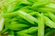 生吃芹菜可以减肥吗 晚饭芹菜代替会瘦吗