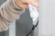 小苏打刷牙可以每天用吗 小苏打刷牙用放牙膏吗