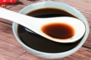 晚上喝黑醋可以减肥吗 黑醋减肥还是白醋减肥