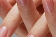怎么保护指甲 照护指甲健康女性千万别这样做