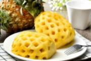 泡菠萝用热水还是冷水 菠萝放盐水泡多久能吃