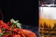 哺乳期可以喝菠萝啤吗 菠萝啤含酒精吗