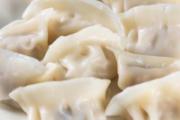 饺子是冷水下锅还是热水 饺子怎么煮不会烂