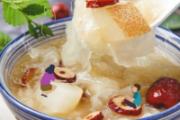 冰糖雪梨饭前吃还是饭后吃 冰糖雪梨什么时候吃好